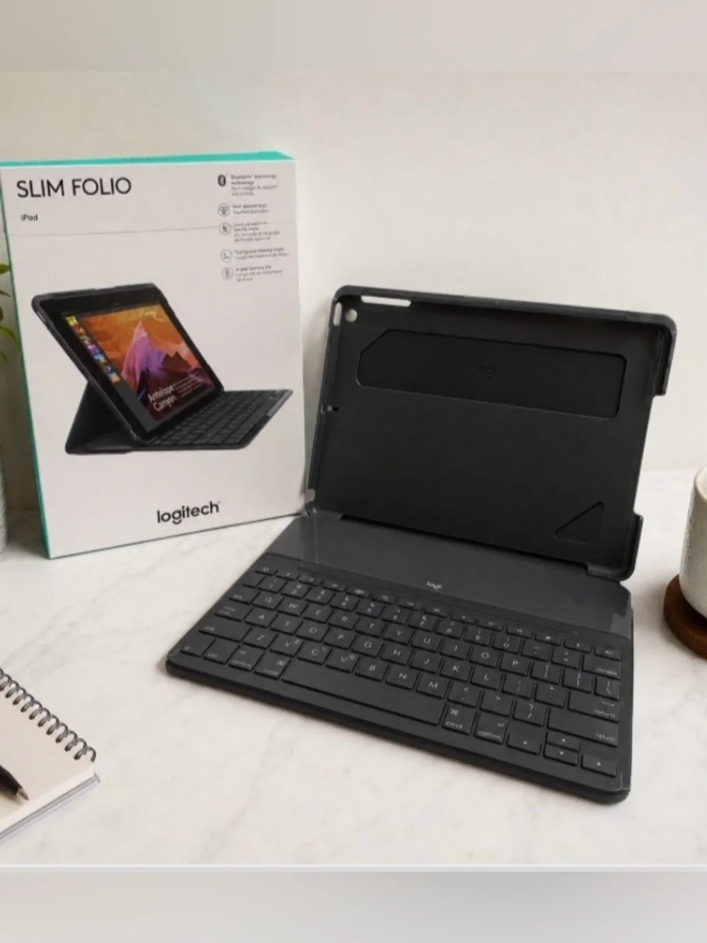 Logitech Slim Folio Keyboard Case for iPad 5th Gen 2017 Black #920-008617